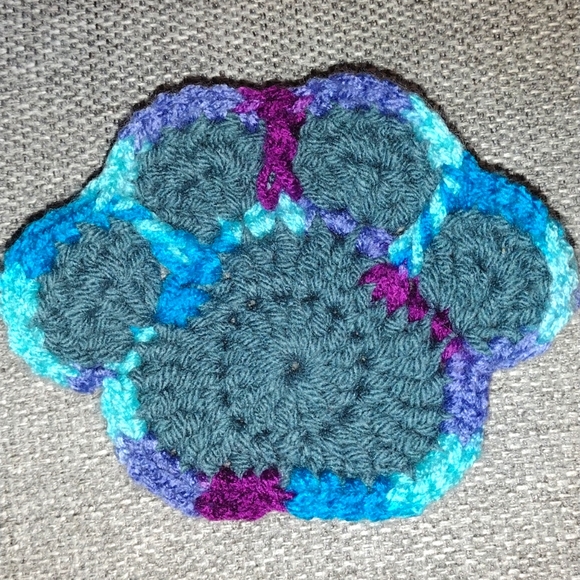 Crochet paw print coasters (4) - Picture 3 of 6